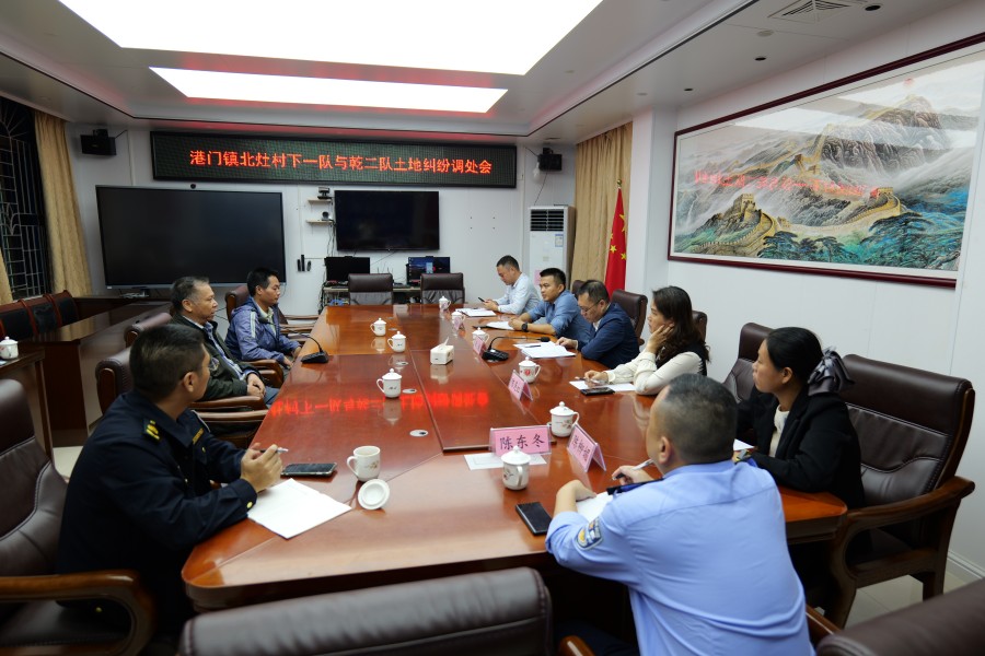 一線聽民聲 真情化矛盾——縣委常委、副縣長朱銳赴港門鎮北灶村委會開展“平安夜訪”活動